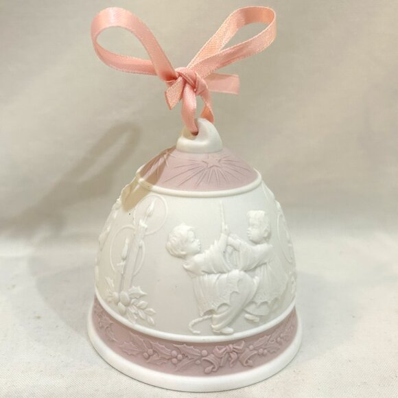 Lladro Porcelain Annual Christmas Bell 1996 Lavender Choir Boys - Picture 5 of 11